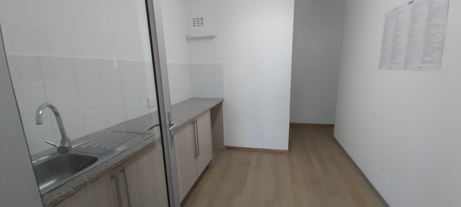 To Let Commercial Property for Rent in Vincent Eastern Cape
